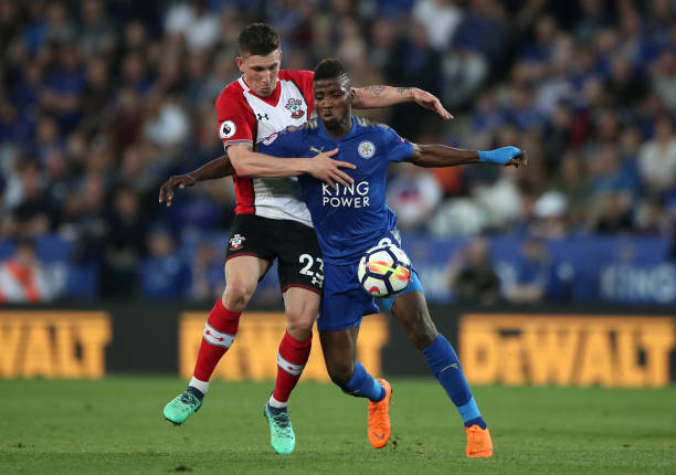 背后都有深 背后都有深